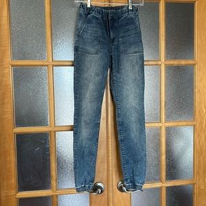 American Eagle nest level stretch joggers - like new!